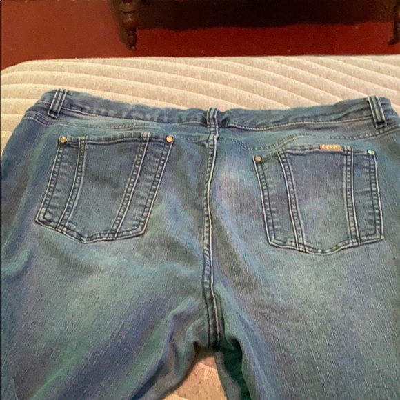 Jeans - Picture 2 of 2